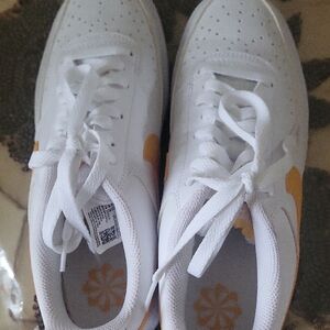 Nike Women's White and Orange Sneakers